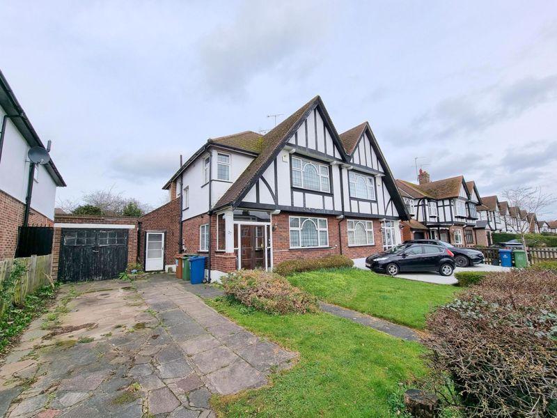 Furham Feild, Hatch End 3 bed semidetached house £825,000
