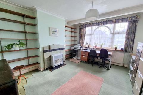 27 Furham Feild, Pinner, HA5 4DX