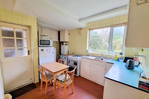 27 Furham Feild, Pinner, HA5 4DX