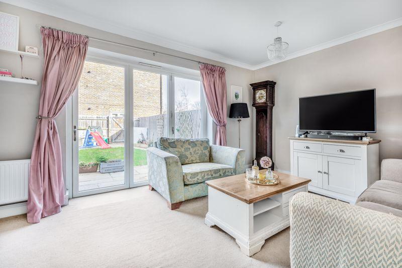 Ambleside Avenue, WaltonOnThames 4 bed terraced house £575,000