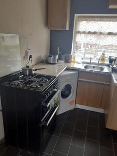 1 bedroom in a house share to rent, Stourbridge Road, Halesowen, B63 3UD