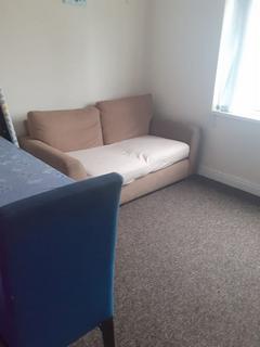 1 bedroom in a house share to rent, Stourbridge Road, Halesowen, B63 3UD