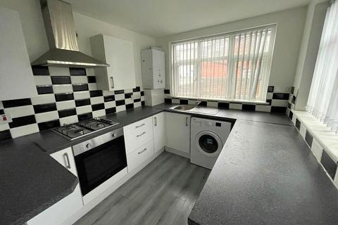 undefined, Liverpool L6
