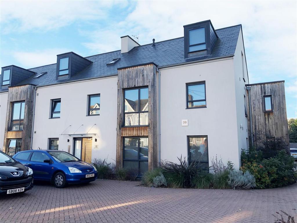 Selden Road, Worthing 1 bed flat £850 pcm (£196 pw)