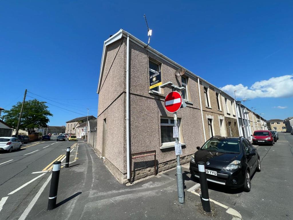 Street, Llanelli 3 bed end of terrace house £129,995