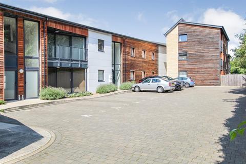 2 bedroom apartment to rent, Newtown Court, Stamford