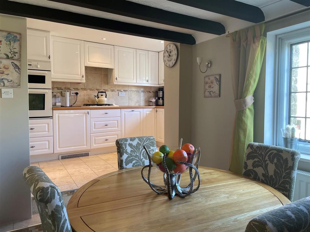 New kitchen 2.jpg