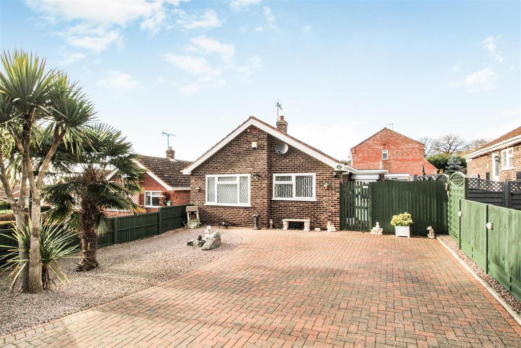 Tudor Way, Dersingham 3 bed detached bungalow £325,000