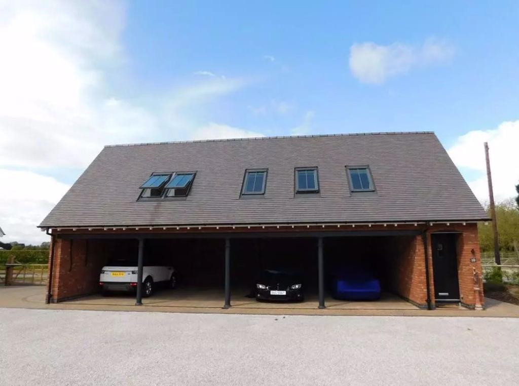 Navigation Wharf, Alrewas 1 bed apartment £775 pcm (£179 pw)
