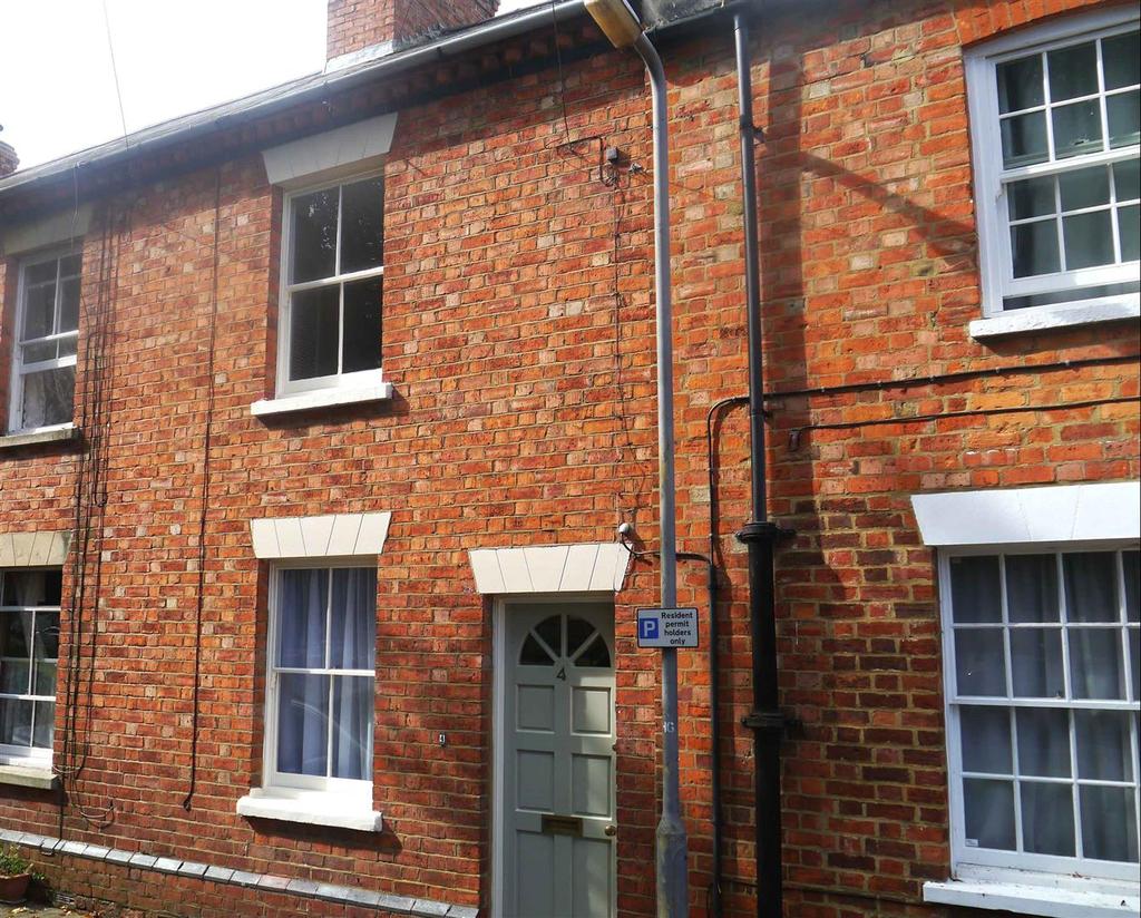 Horsefair Green, Stony Stratford... 2 bed terraced house £1,100 pcm