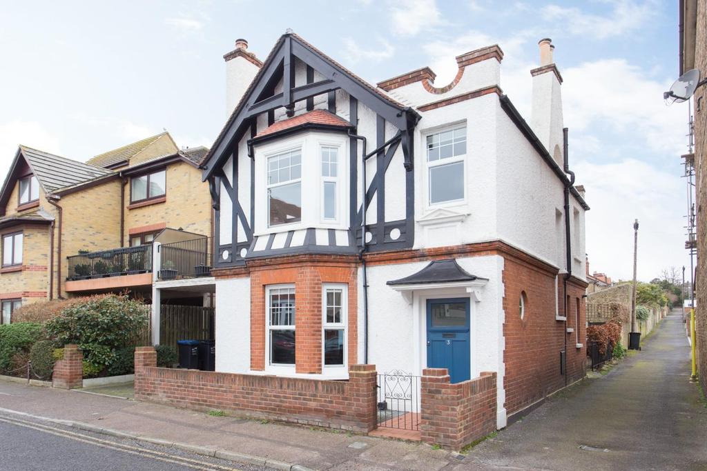 West Cliff Avenue, Broadstairs 4 bed semidetached house £595,000