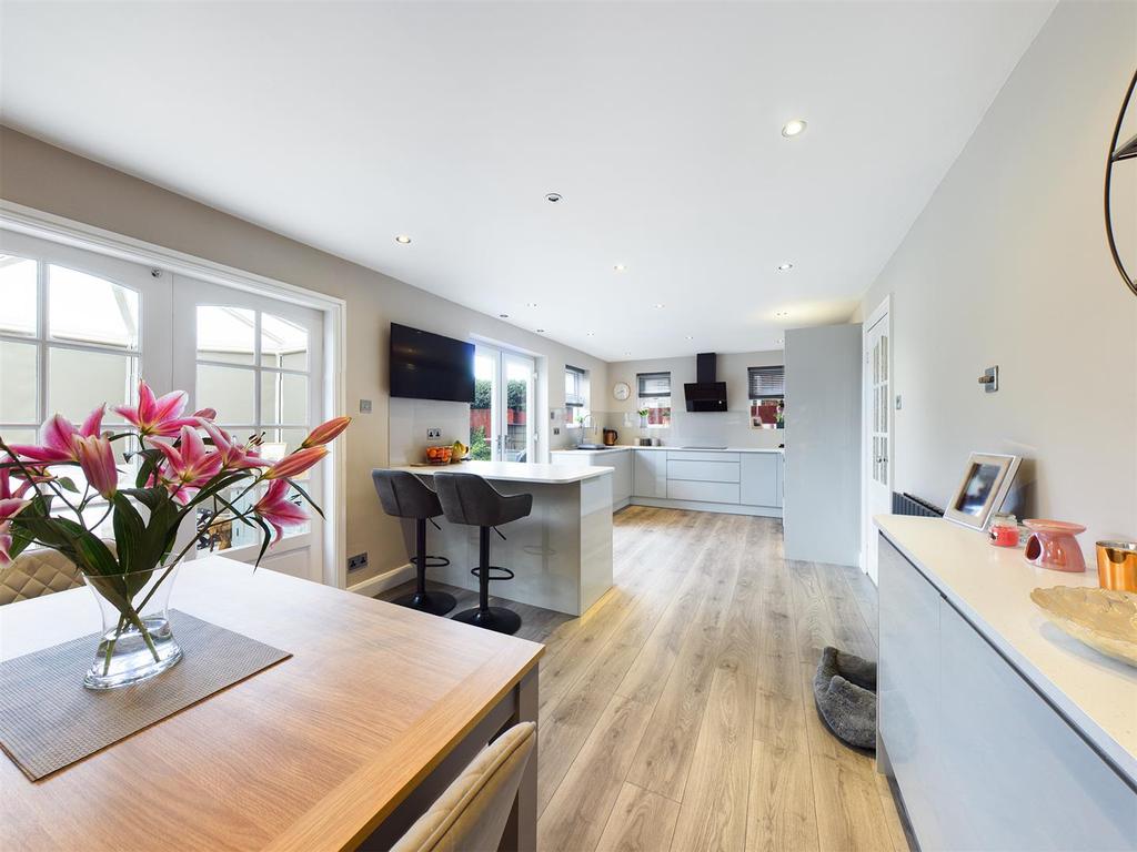 Poplars Way, Beverley 4 bed detached house £335,000