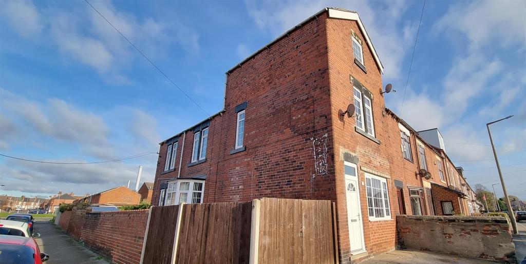 High Street, Thurnscoe, Rotherham 4 bed end of terrace house for sale