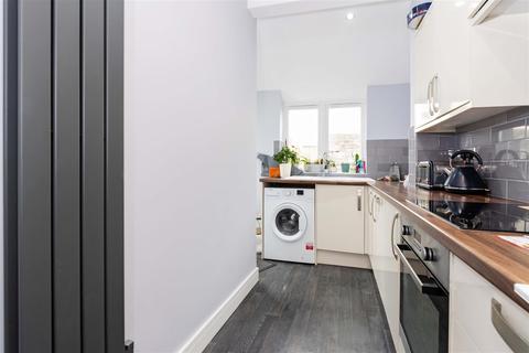 11 Lyndhurst Road, Worthing, BN11 2DB