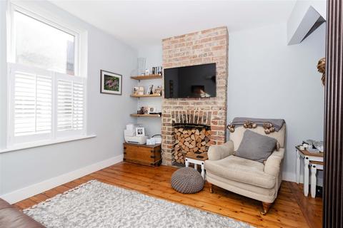 11 Lyndhurst Road, Worthing, BN11 2DB