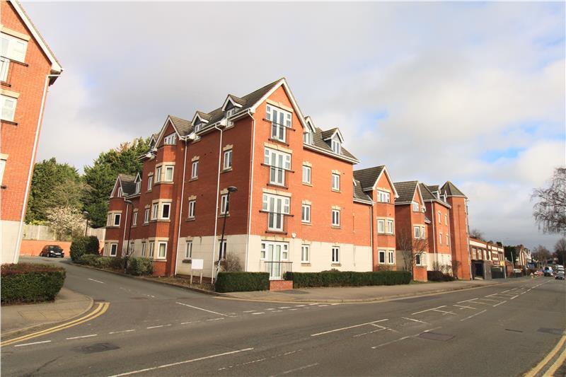 Burbage House, Southfield Road... 2 bed apartment £125,000