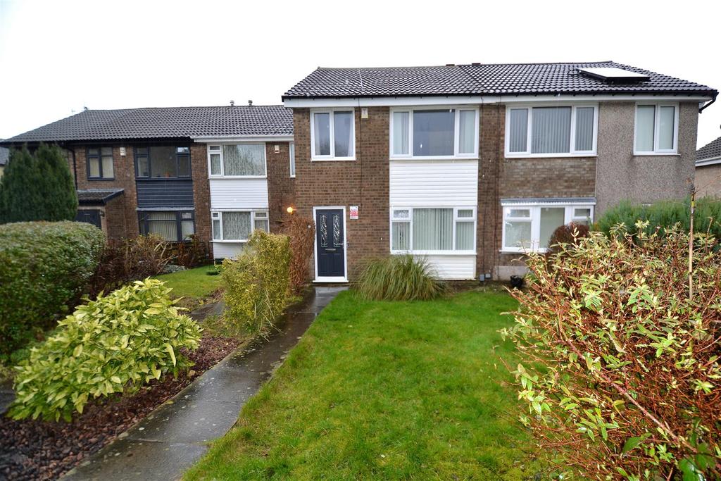 Pentland Avenue, Clayton, Bradford 3 bed semidetached house £160,000