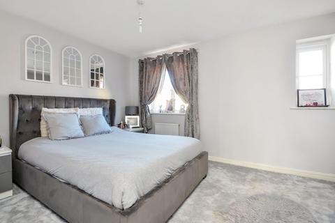 17 Batchelor Way, Downton, Salisbury, SP5 3FN