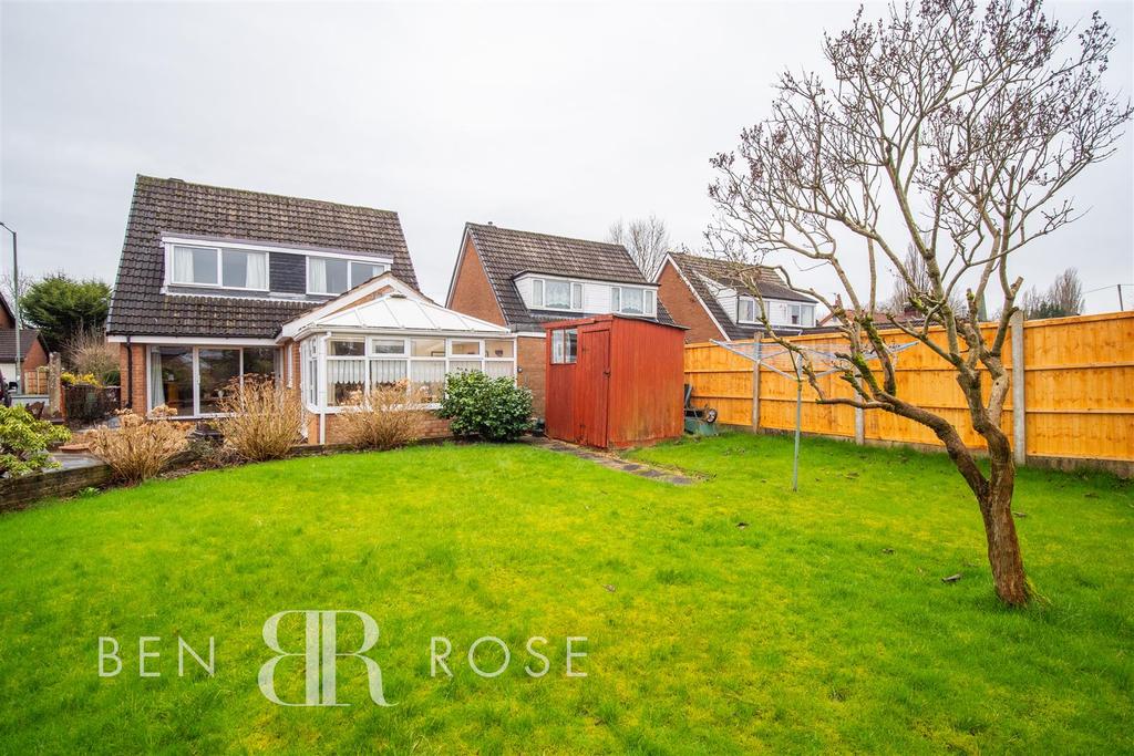 Slater Lane, Leyland 4 bed detached bungalow £280,000
