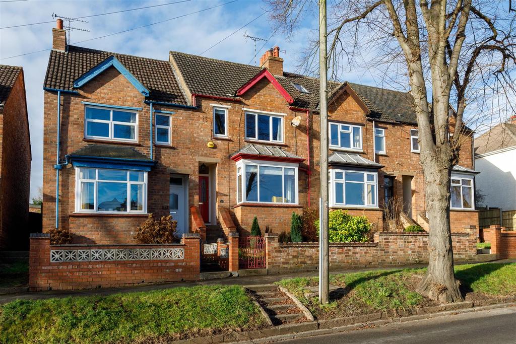 Greville Road, Warwick 3 bed terraced house £300,000