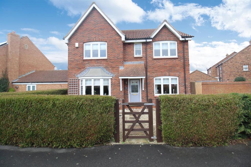 Curlew Drive, Crossgates, Scarborough 4 bed detached house £375,000