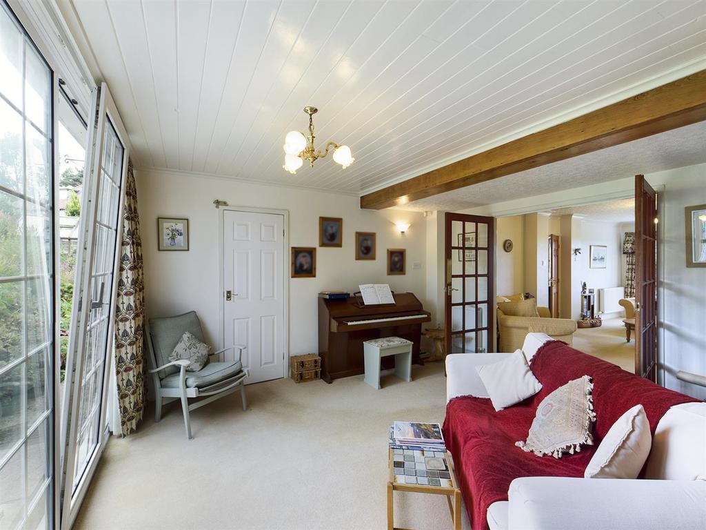 Red Scar Drive, Scarborough 3 bed detached house £400,000