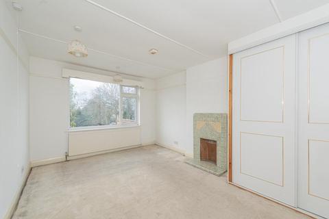 39 Thorndon Gardens, Epsom, KT19 0QB