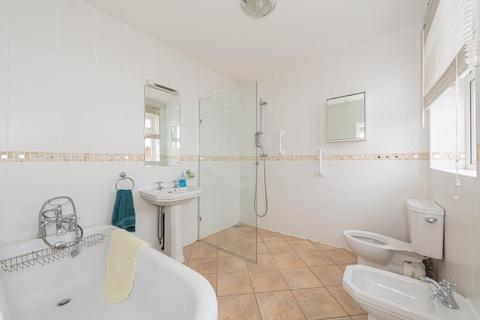 39 Thorndon Gardens, Epsom, KT19 0QB