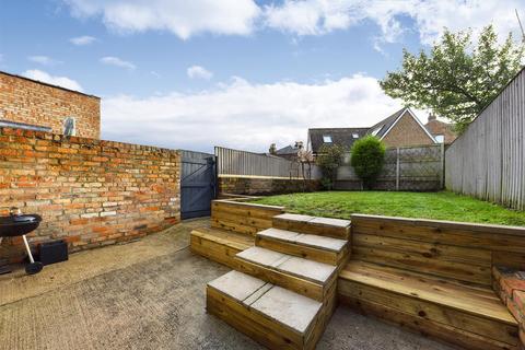 24 Stepney Road, Scarborough, YO12 5BN