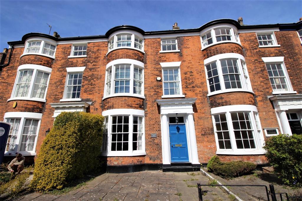 Falsgrave Road, Scarborough 4 bed terraced house £240,000