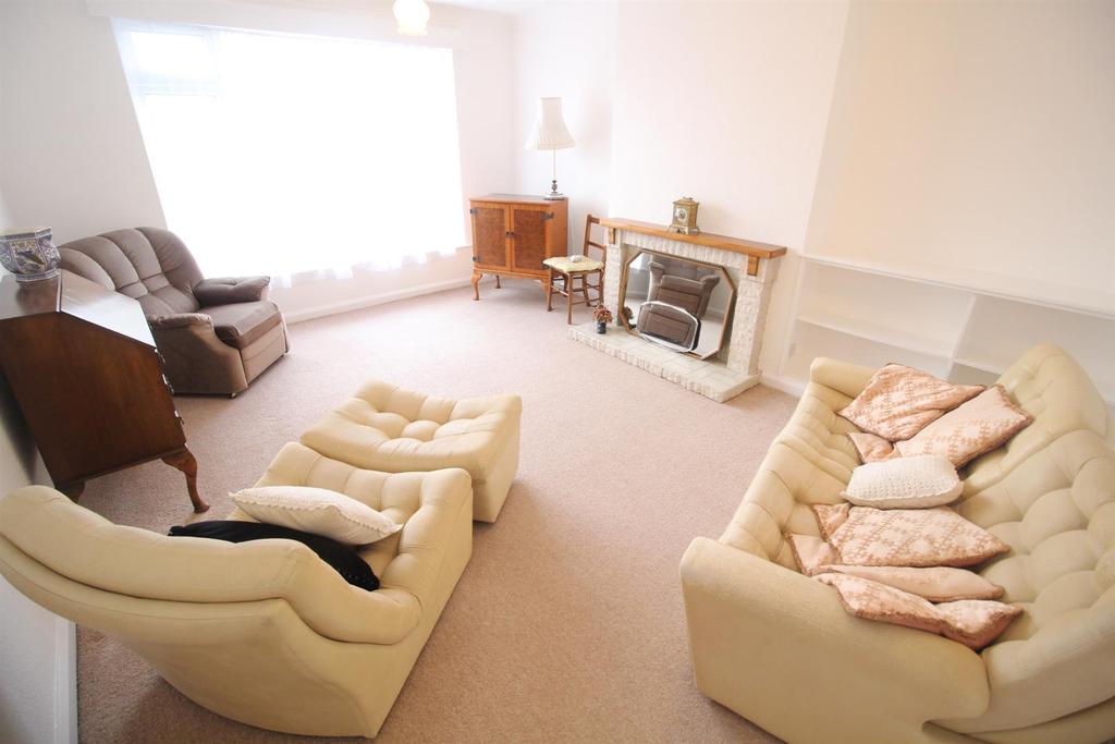 Racecourse Road, East Ayton, Scarborough 2 bed semidetached bungalow