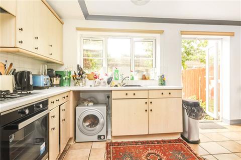 4 bedroom terraced house to rent, Conyers Road, London, SW16