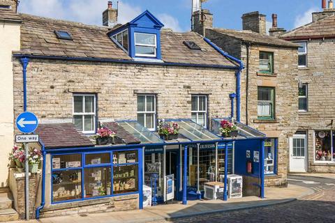3 bedroom apartment for sale - Main Street, Hawes, DL8