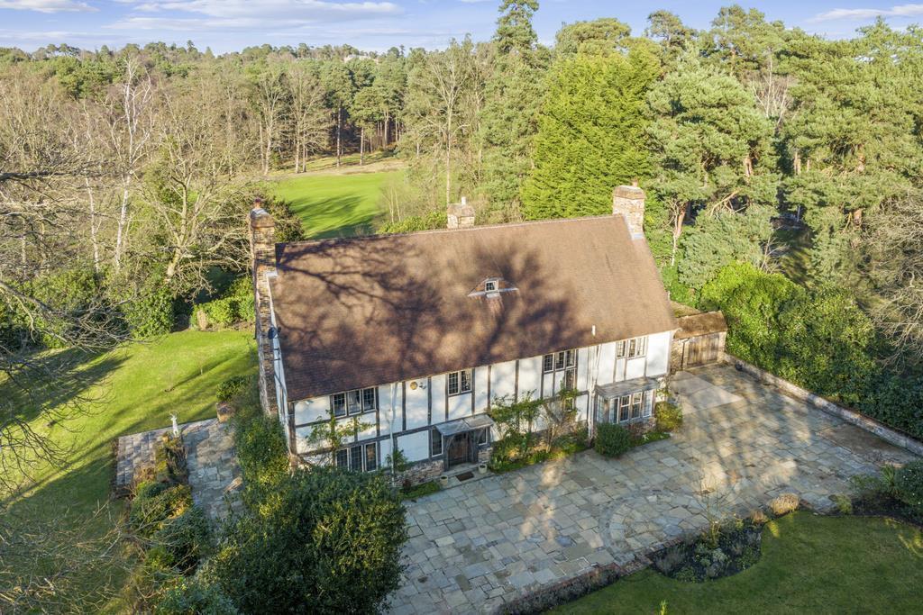 Byfleet Road, Cobham, KT11 5 bed detached house £2,500,000