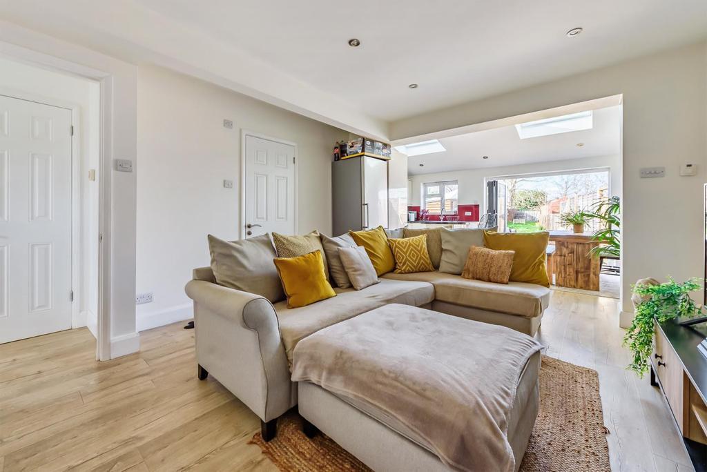 Church Road, Byfleet, West Byfleet, KT14 3 bed semidetached house £