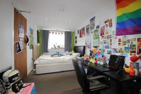 76 Monarch Drive, Worcester, WR2 6ES
