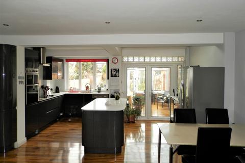 46 Argyle Gardens, Upminster, RM14 3HJ