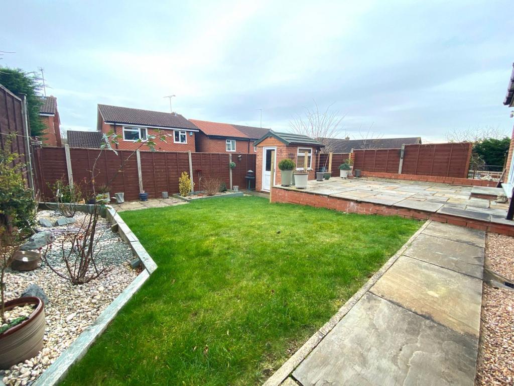 Frosty Hollow, East Hunsbury, Northampton NN4 0SY 3 bed detached house