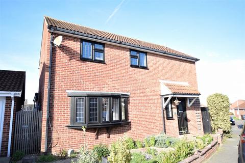 3 Dorking Crescent, Clacton-on-sea, CO16 8FQ