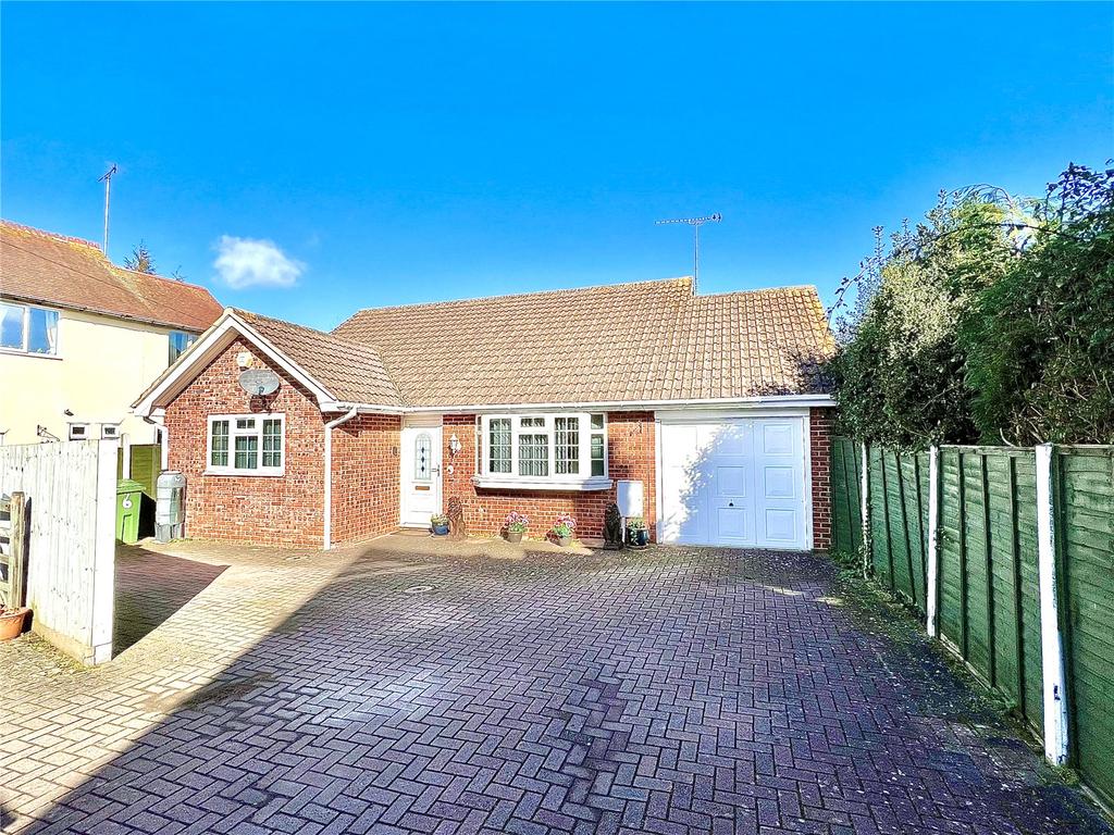 The Piece, Churchdown, Gloucester, Gloucestershire, GL3 2 bed bungalow