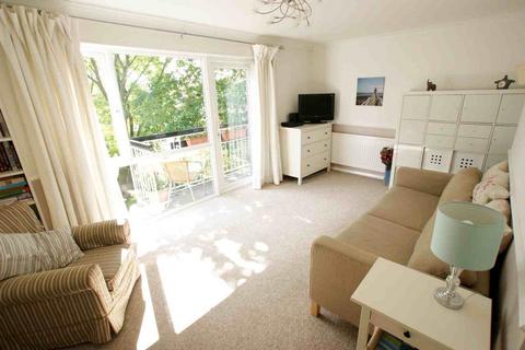 2 bedroom flat to rent, Coniston Court, Sydenham