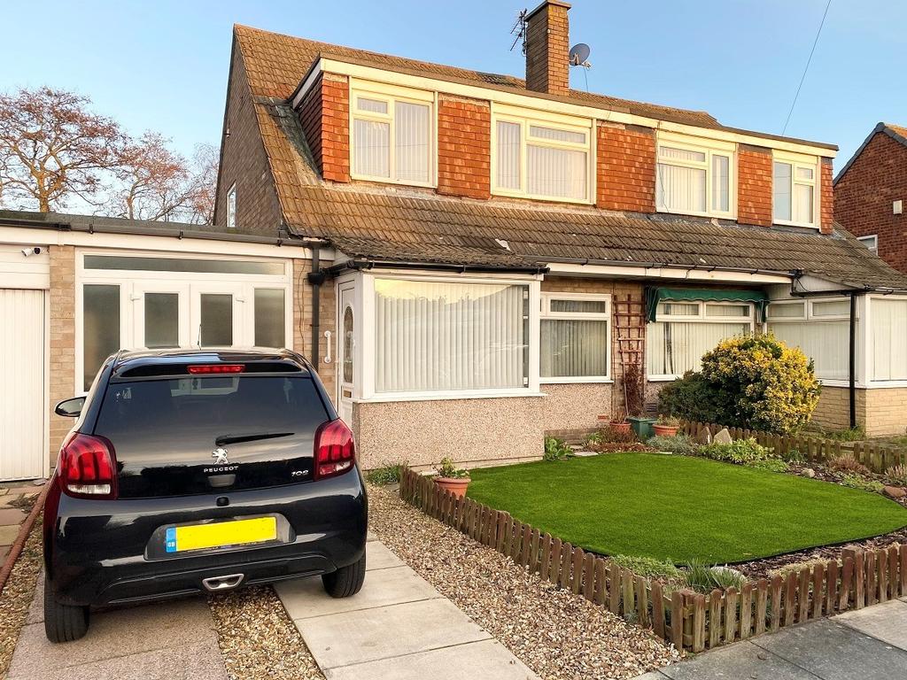 Buckfast Drive, Formby, Liverpool, L37 3 bed semidetached house £200,000