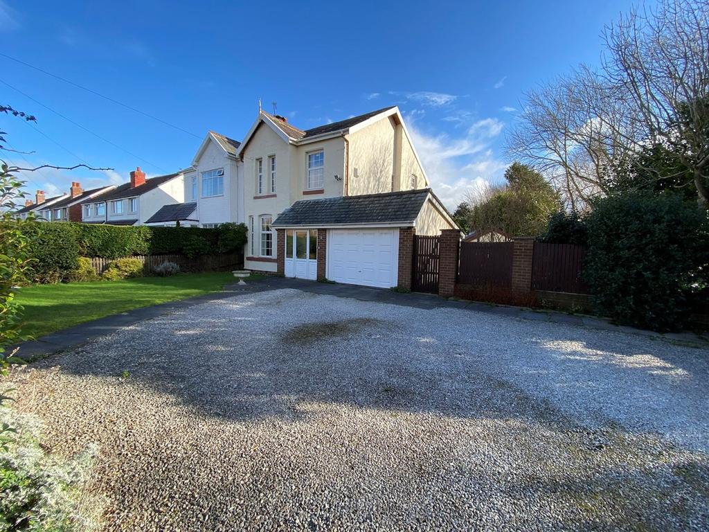 Birkey Lane, Formby, Liverpool, L37 3 bed semidetached house £375,000