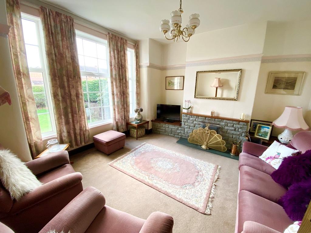 Birkey Lane, Formby, Liverpool, L37 3 bed semidetached house £375,000