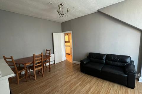 2 bedroom flat to rent, Whitehall Terrace, Sunderland SR4