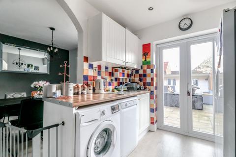 40 Hurst Drive, Waltham Cross, EN8 8DQ