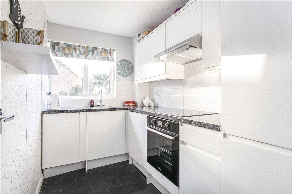 Darfield Road, Guildford, Surrey, GU4 1 bed apartment £160,000