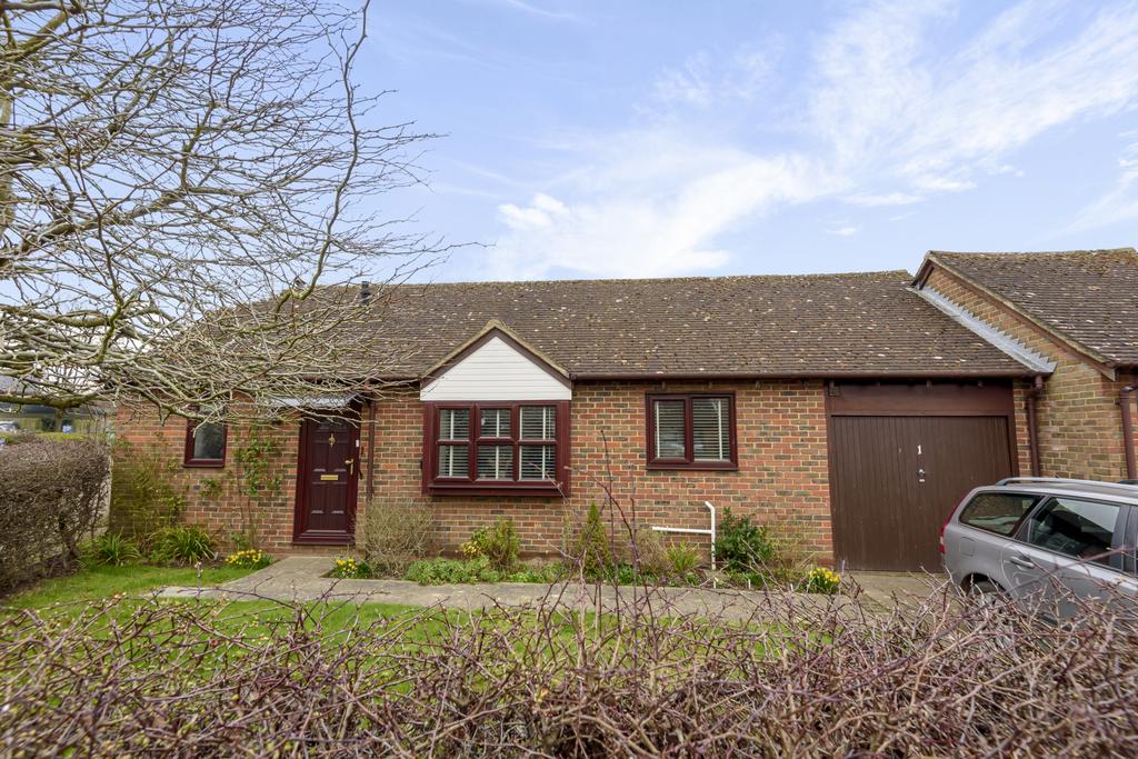 Maltings Close, Hadlow, TN11 2 bed bungalow £450,000
