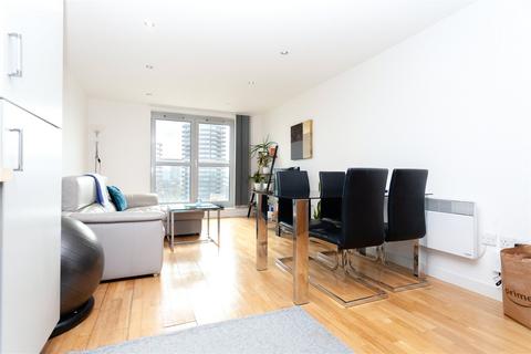 2 bedroom flat to rent, Balmes Road, London