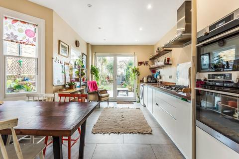 107 Howson Road, London, SE4 2BB
